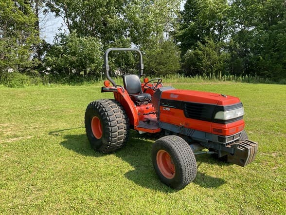Image of Kubota L3710DT equipment image 2