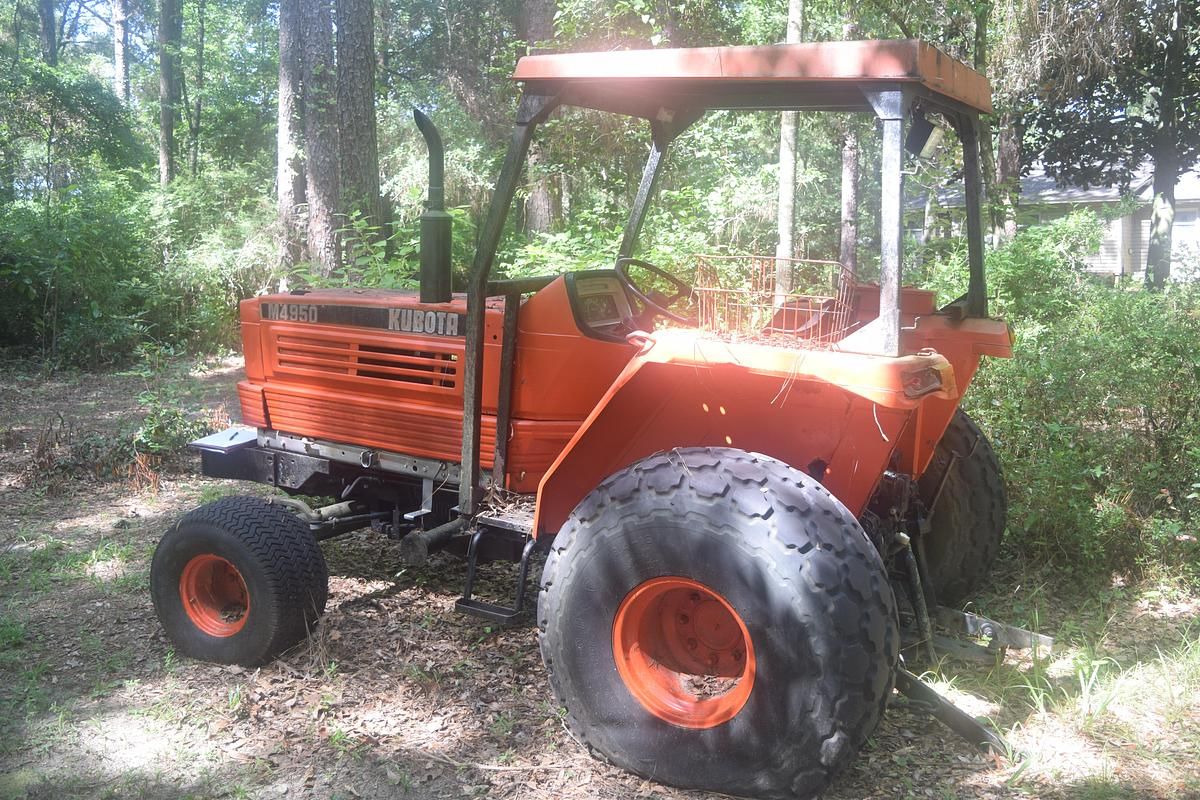 1998 Kubota M4950 Equipment Image0