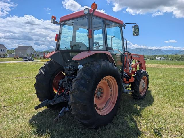 Image of Kubota M6800 equipment image 4