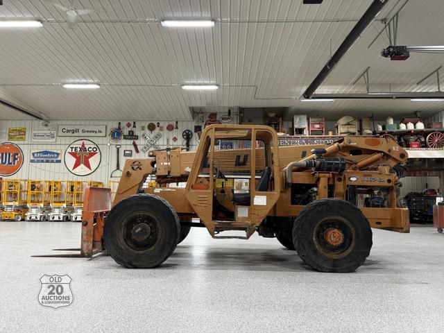 Image of Lull 844C-42 equipment image 1