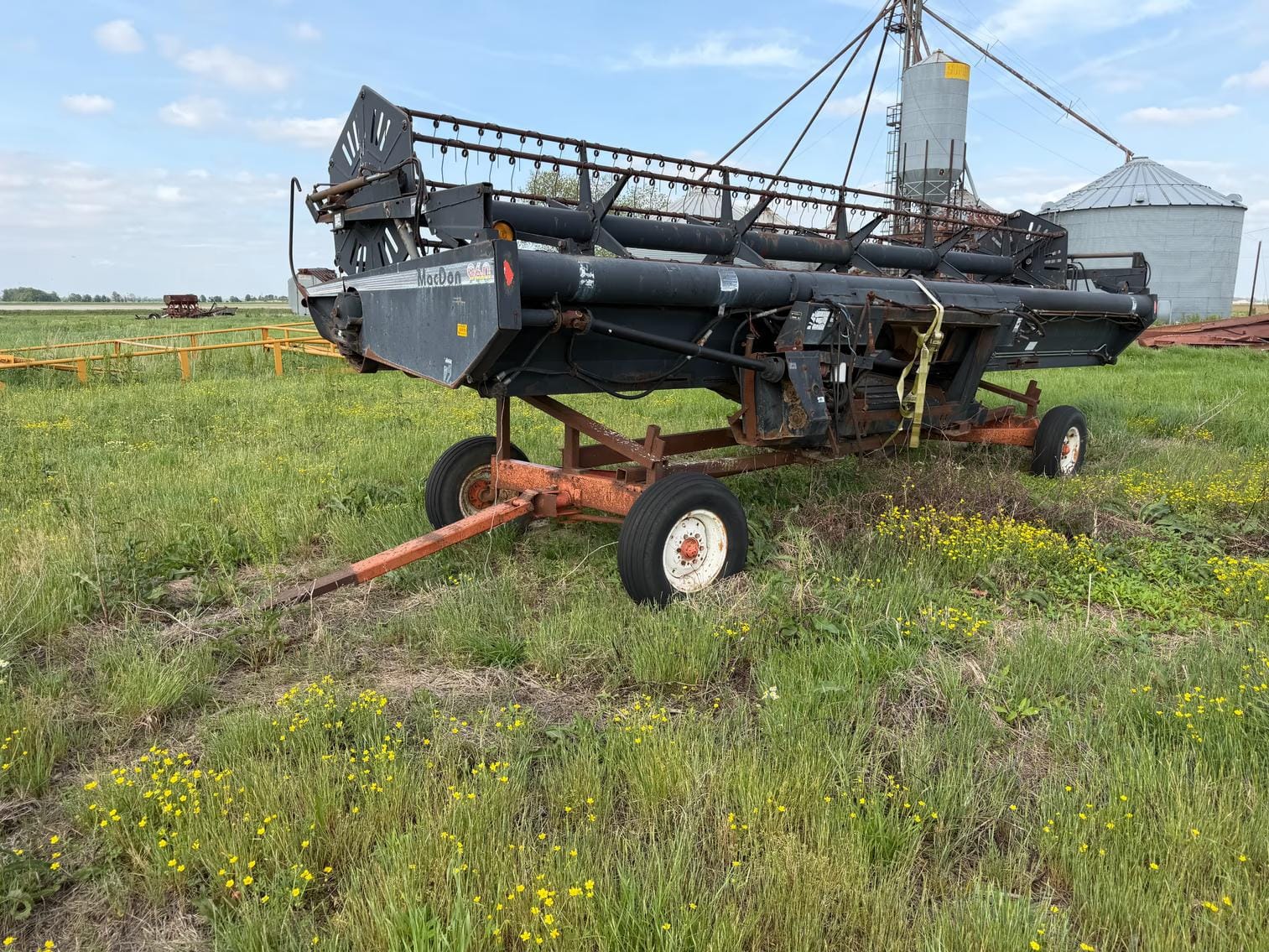 1998 MacDon 960 Equipment Image0