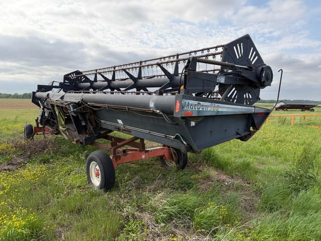 Image of MacDon 960 equipment image 3