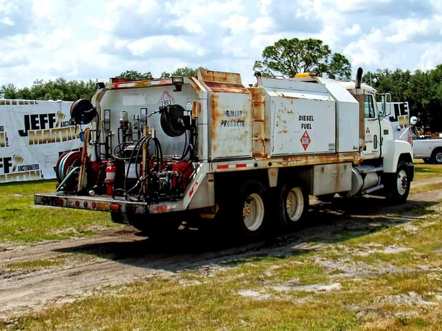 Image of Mack CH equipment image 4