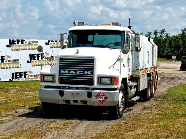 Image of Mack CH equipment image 1