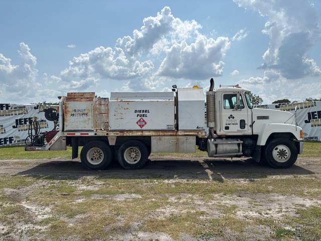 Image of Mack CH equipment image 3
