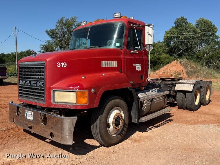 1998 Mack CH600 Equipment Image0