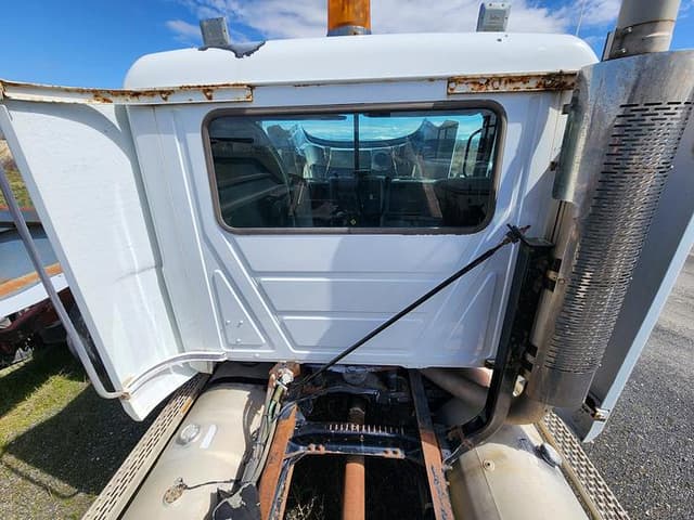 Image of Mack CH613 equipment image 4