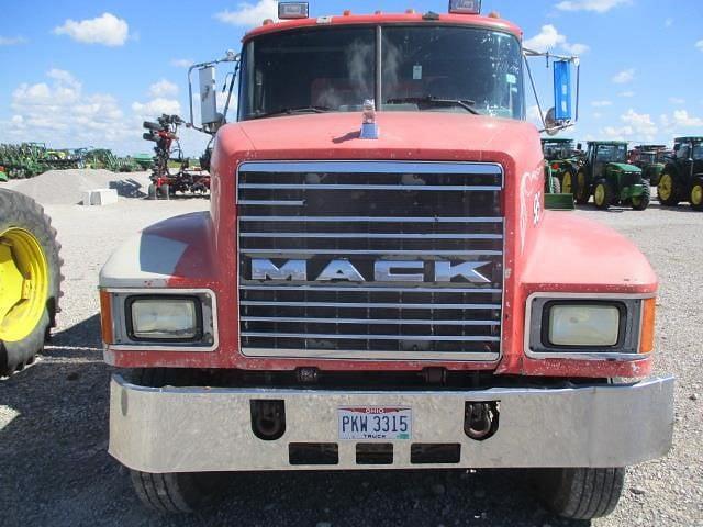 Image of Mack CH613 equipment image 4