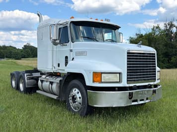 Main image Mack CH613