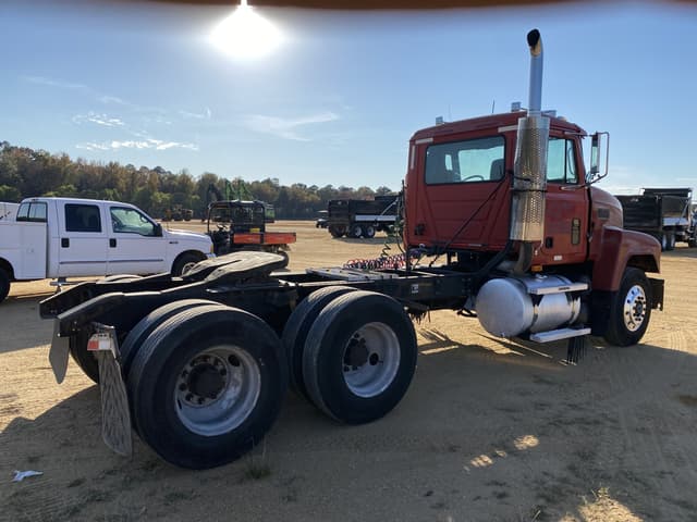 Image of Mack CH613 equipment image 2