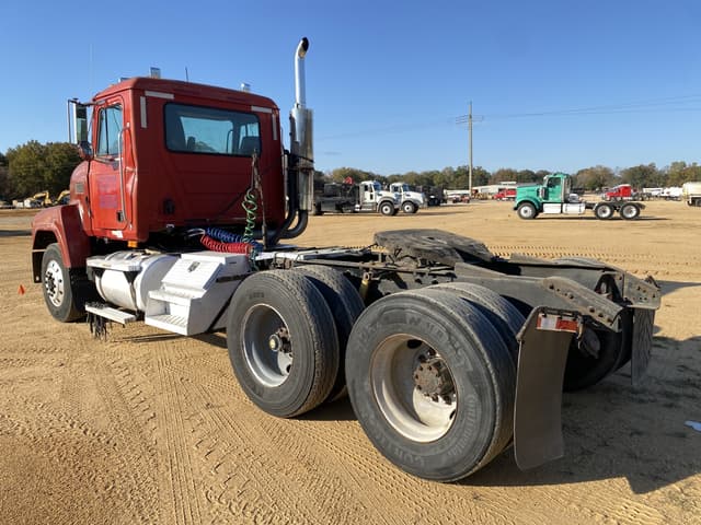 Image of Mack CH613 equipment image 1