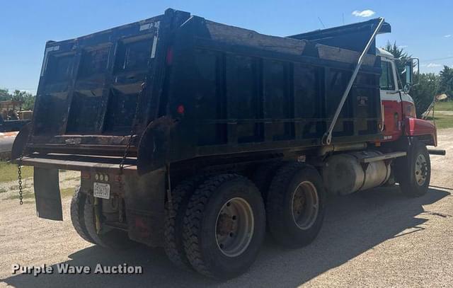 Image of Mack CH613 equipment image 4