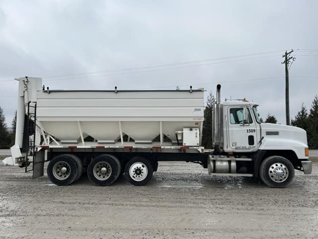 Image of Mack CH613 equipment image 3