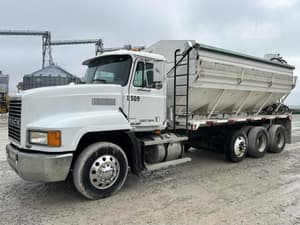 1998 Mack CH613 Image
