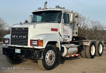 Main image Mack CH613