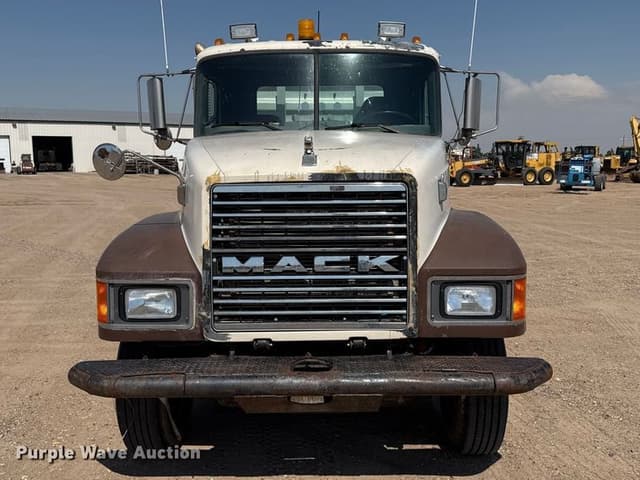 Image of Mack CH613 equipment image 1