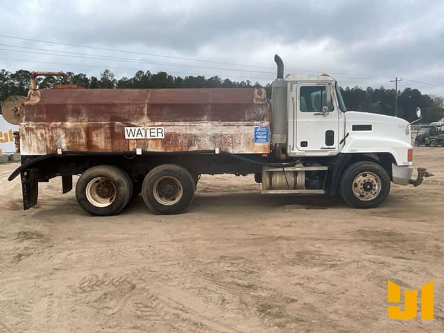 Image of Mack CH613 equipment image 3