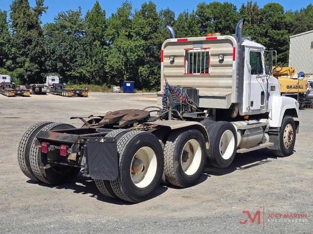 Image of Mack CH613 equipment image 2