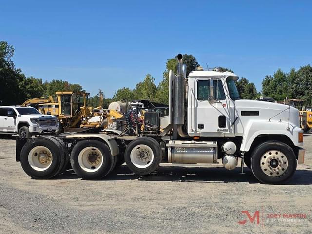 Image of Mack CH613 equipment image 1