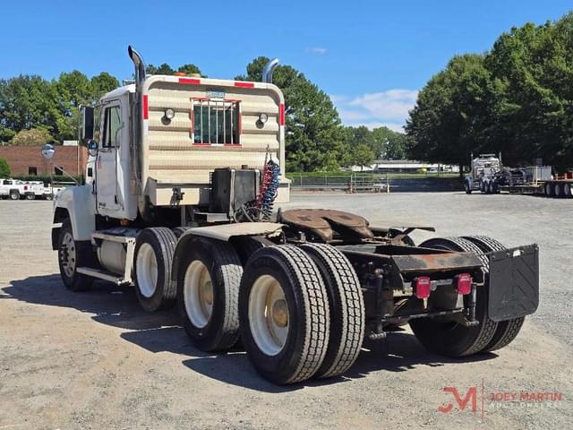 Image of Mack CH613 equipment image 4