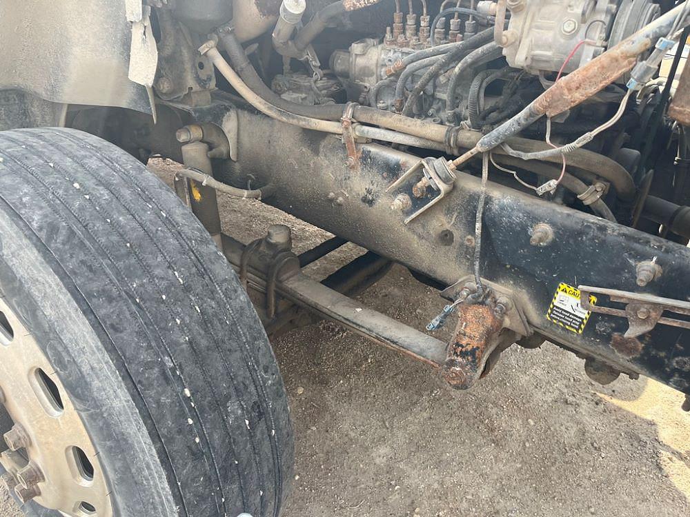 Main image Mack CH613 28