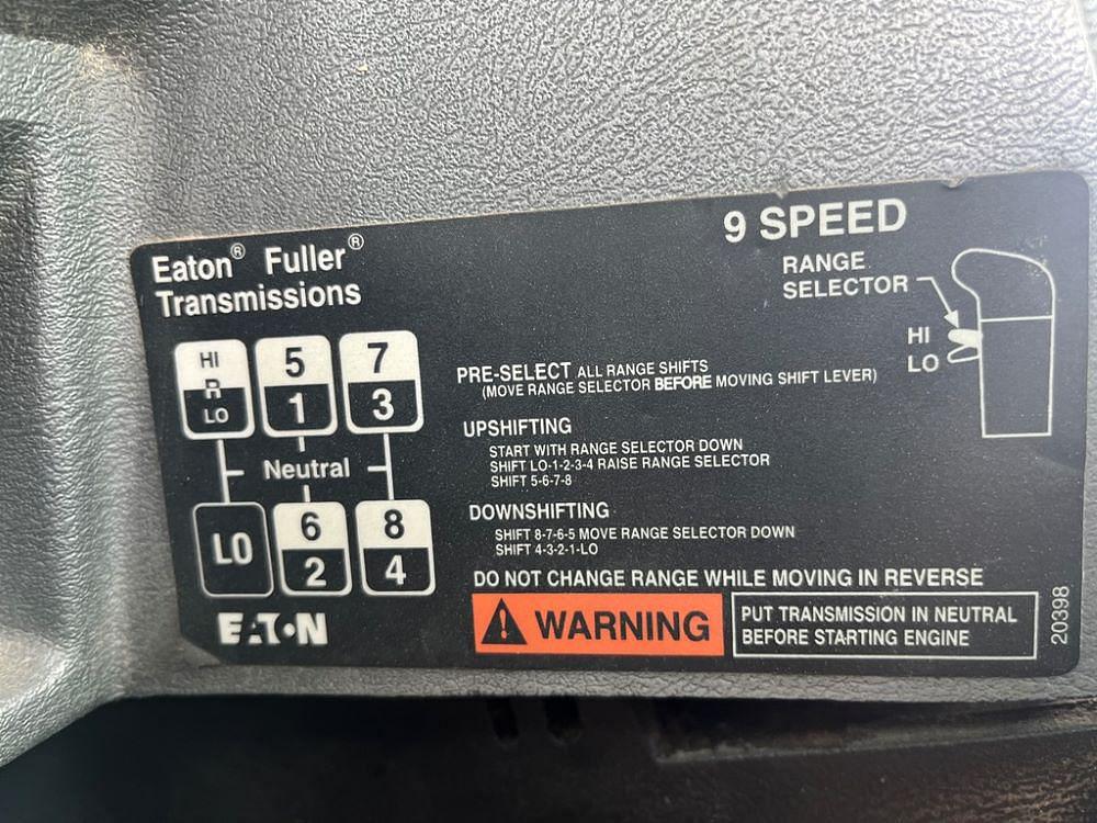 Main image Mack CH613 31