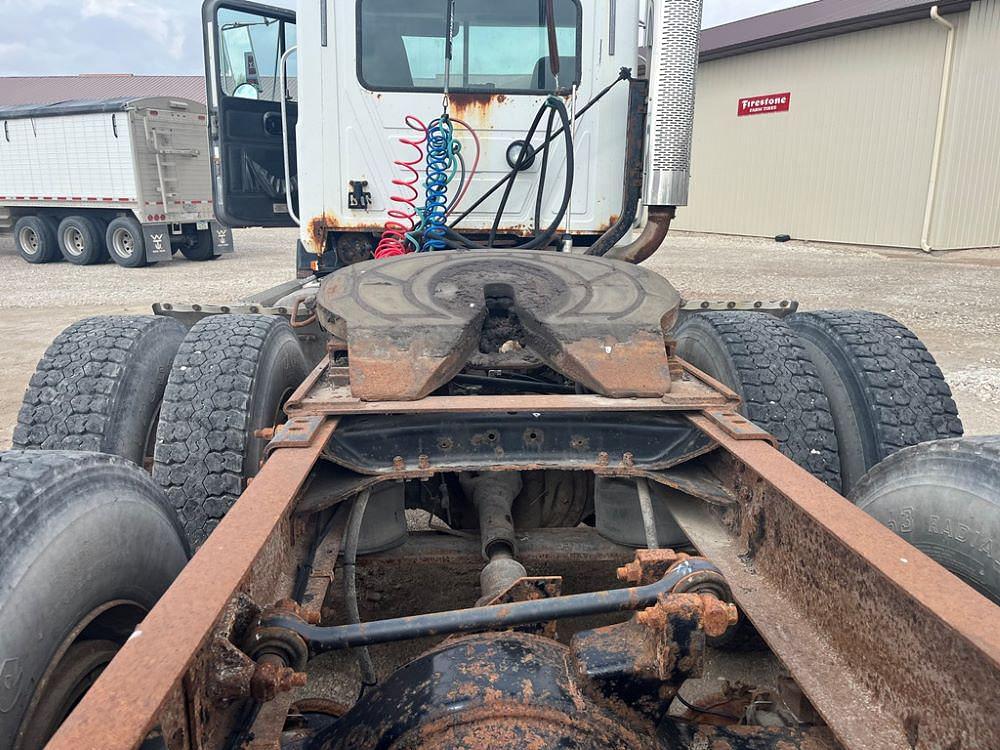 Main image Mack CH613 35