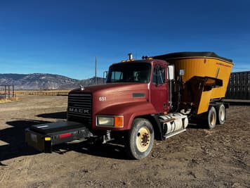 Main image Mack CH613