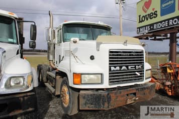 Main image Mack CL700