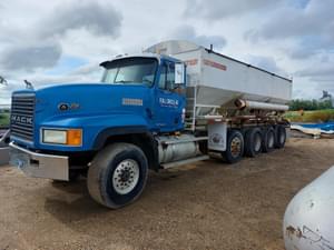 1998 Mack CL713 Image