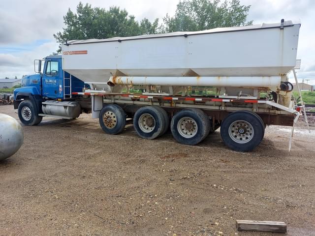 Image of Mack CL713 equipment image 1