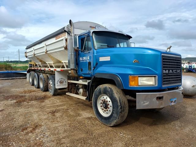 Image of Mack CL713 equipment image 3