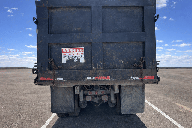 Image of Mack CL713 equipment image 3