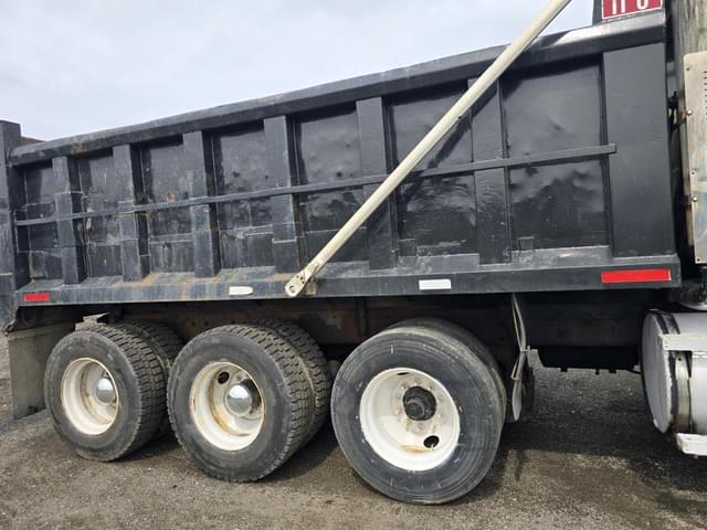 Image of Mack CL713 equipment image 3