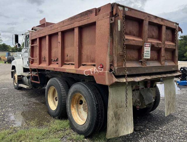 Image of Mack CH613 equipment image 3
