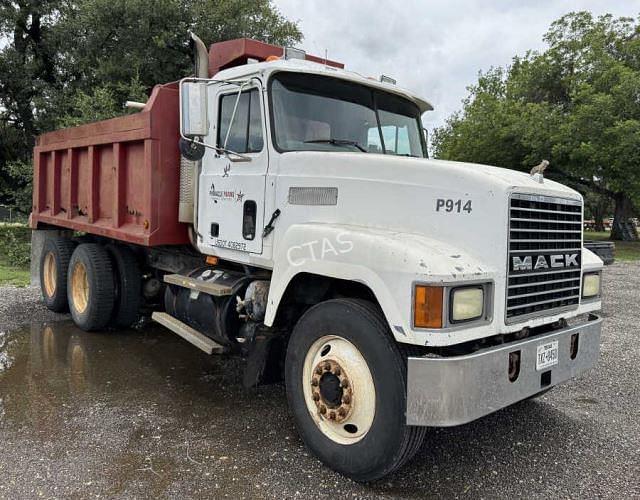 Image of Mack CH613 equipment image 1
