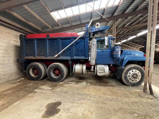 Image of Mack RD688S equipment image 2