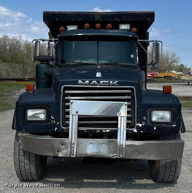 Image of Mack RD688S equipment image 1
