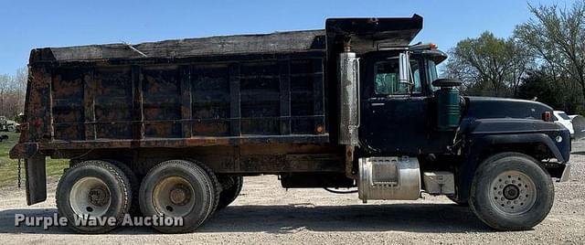 Image of Mack RD688S equipment image 3