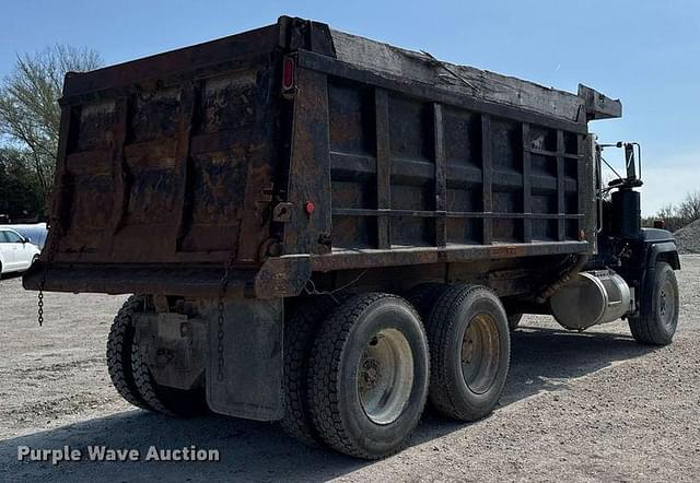 Image of Mack RD688S equipment image 4