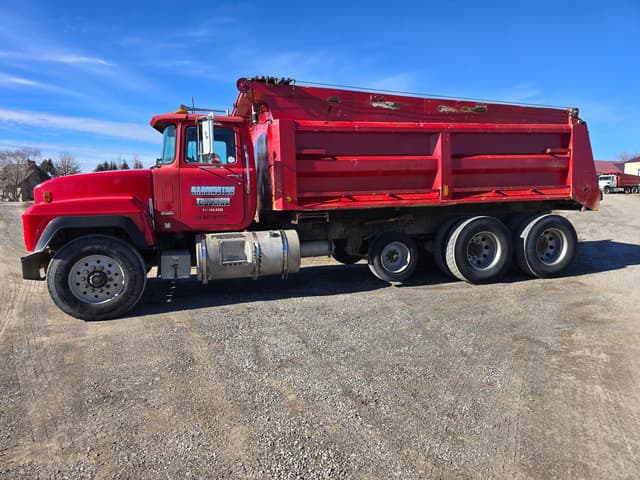 Image of Mack RD688S equipment image 3