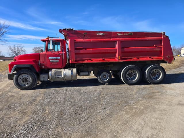 Image of Mack RD688S equipment image 4