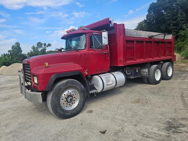 Image of Mack RD688S equipment image 3