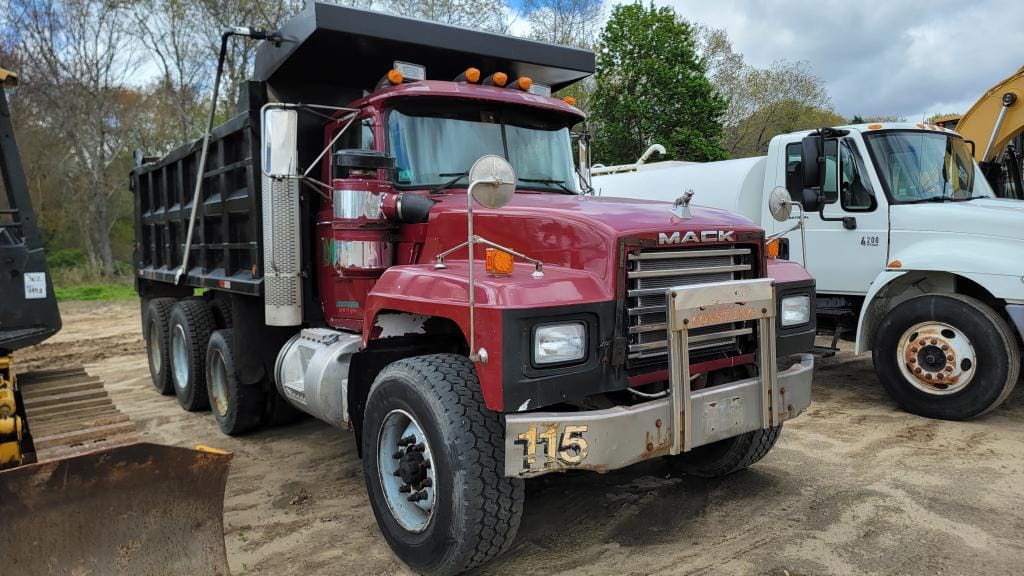 Main image Mack RD688S