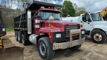 Main image Mack RD688S