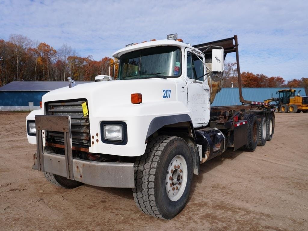 1998 Mack RD688S Equipment Image0