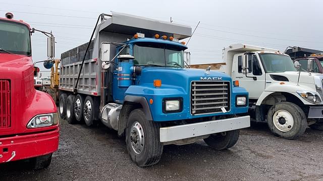 Image of Mack RD688S equipment image 2