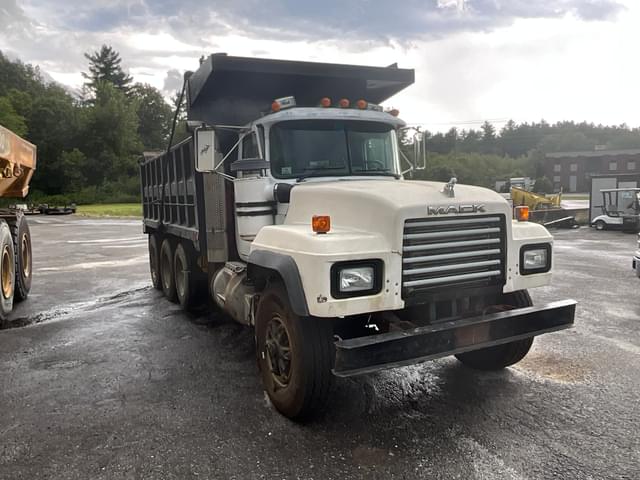 Image of Mack RD688S equipment image 1