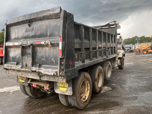 Image of Mack RD688S equipment image 3