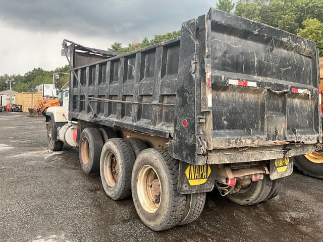 Image of Mack RD688S equipment image 4